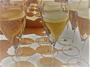 Heerlijke champagne in je glas - Jeromes Champagne